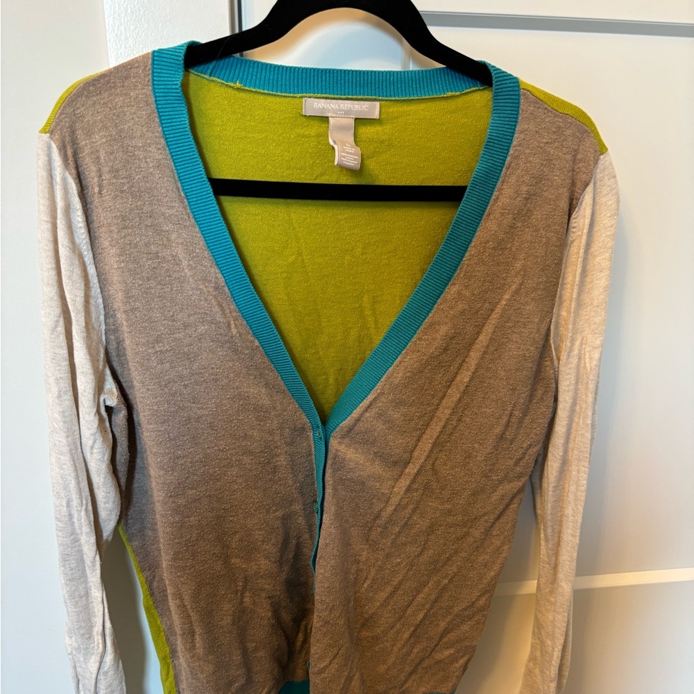 Banana republic long sleeved cardigan with block colour design.